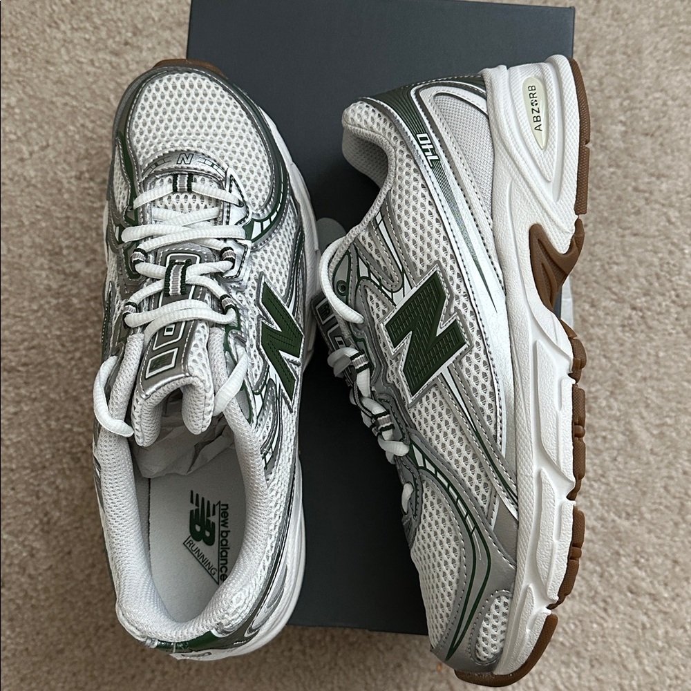 NWT New Balance 740 tennis shoes - Picture 2 of 6
